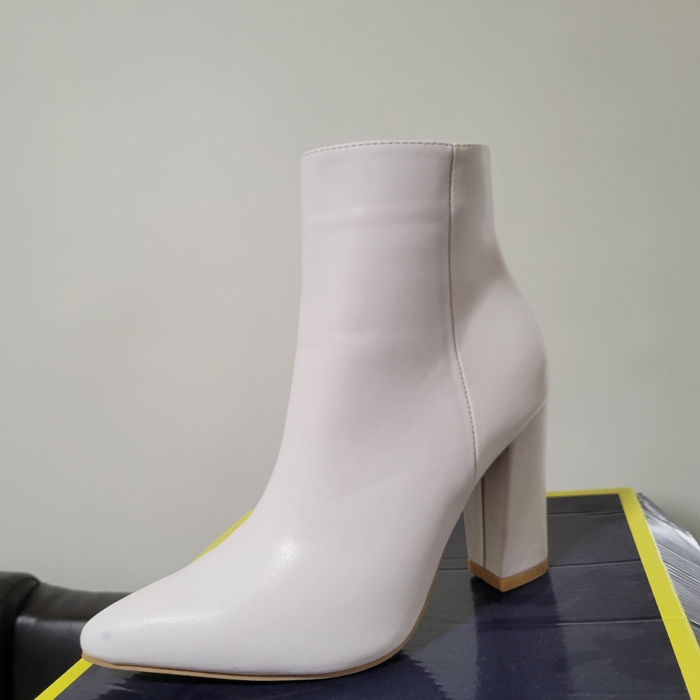 White heeled classic boots